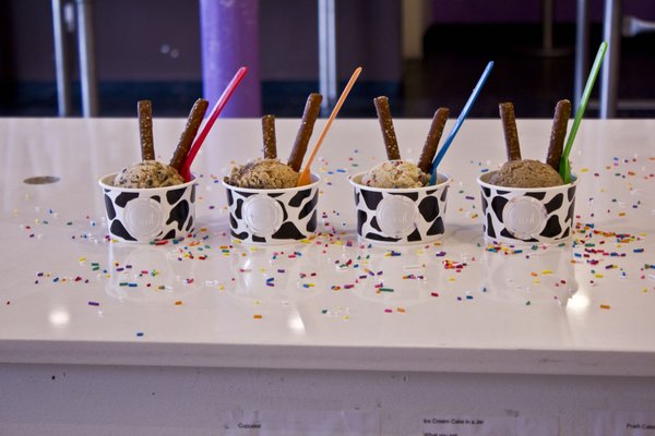 Treat Cupcake Bar by null