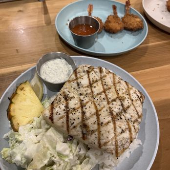 Coconut's Fish Cafe - Kamaole - Seafood Near Me - Kihei, Hawaii