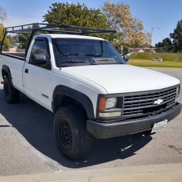 1988 K3500 with Hitch Depot rack.