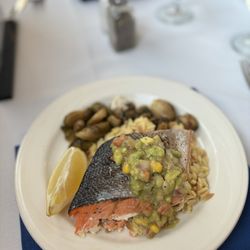 Sternwheeler Columbia Gorge Cruises - Grilled salmon