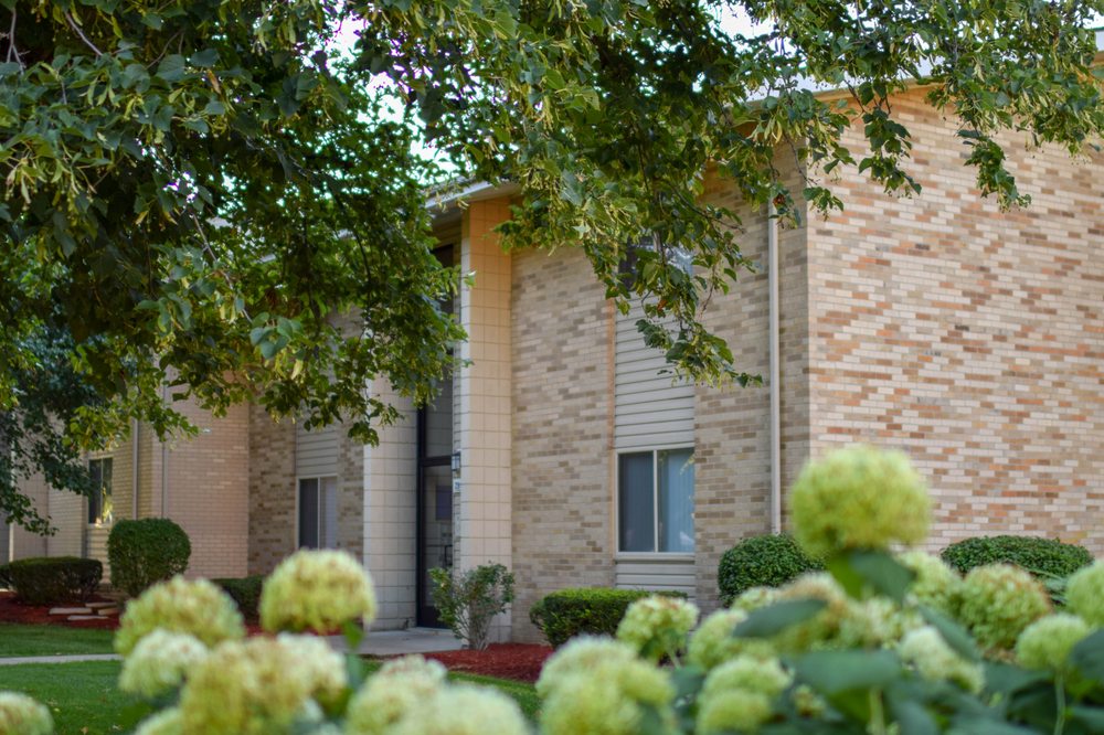 SPRUCE KNOB APARTMENTS Updated September 2024 2960 Birch Hollow Dr