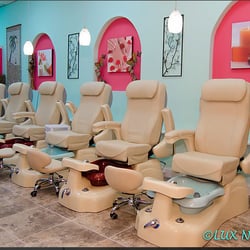 Lux Nails - Pedicure Chairs