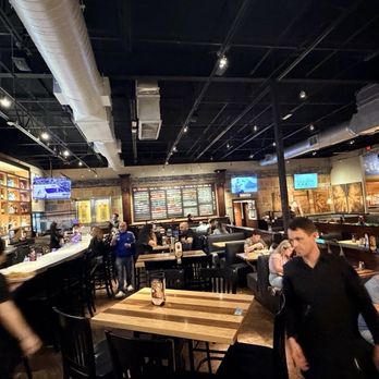 BJ's Restaurant & Brewhouse - Dining - New American Near Me - West Palm Beach, Florida
