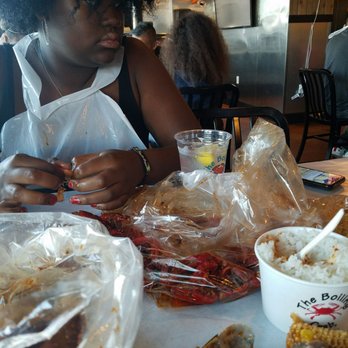 The Boiling Crab - Dinner time - Seafood Near Me - Honolulu, Hawaii The Boiling Crab - Dinner time - Seafood Near Me - Honolulu, Hawaii