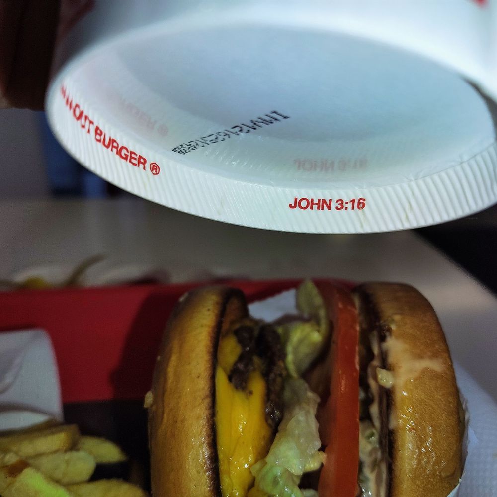 In-N-Out Burger - Large lemonade - Burgers Near Me - Thorton, Colorado In-N-Out Burger - Large lemonade - Burgers Near Me - Thorton, Colorado