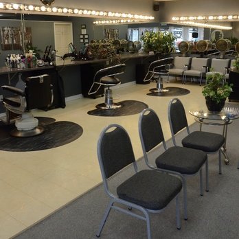 Classy Cuts - Hair Salons Near Me - Lansing, Illinois