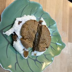 Orange Cat Cafe - Ginger cookie with lemon filling
