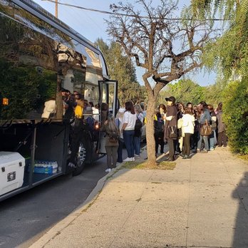 American Nation Tour - Ladies getting on the bus. - Buses Near Me American Nation Tour - Ladies getting on the bus. - Buses Near Me