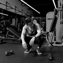 Muscle Beach Gym