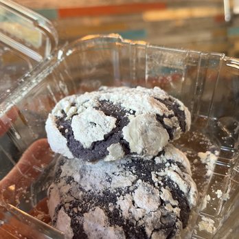 Cafe 86 - Ube Crinkles - Desserts Near Me - Union City, California