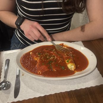 Como's Italian Restaurant - Manicotti - Italian Near Me - El Paso, Texas Como's Italian Restaurant - Manicotti - Italian Near Me - El Paso, Texas