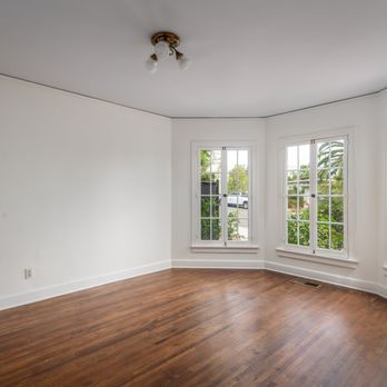 Carlos Fitzpatrick-COMPASS - 3725 Wasatch Avenue, Mar Vista - Bedroom - Real Estate Agents Near Me - Los Angeles, California Carlos Fitzpatrick-COMPASS - 3725 Wasatch Avenue, Mar Vista - Bedroom - Real Estate Agents Near Me - Los Angeles, California