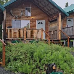 Alaska Fishing & Lodging - Cute cabins for lodging during our fishing trip