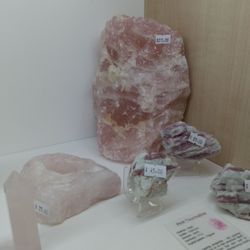 Pink Moon Positive Vibes - Rose quartz
