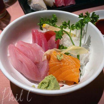 Matsu Restaurant - Assorted Sashimi - Sushi Bars Near Me - Huntington Beach, California Matsu Restaurant - Assorted Sashimi - Sushi Bars Near Me - Huntington Beach, California