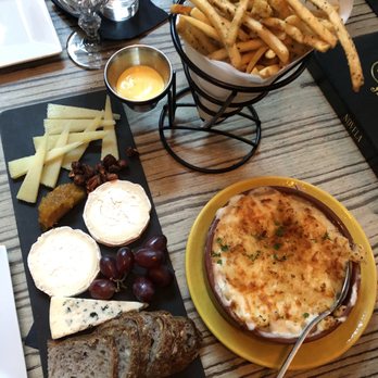 Novela - Cheese plate, fries, truffle Mac and cheese! - Cocktail Bars Near Me - San Francisco, California