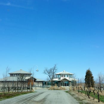 Flat Rock Cellars - Wineries Near Me - Jordan, Ontario