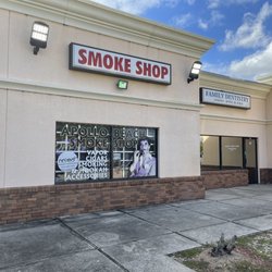Apollo Beach Smoke Shop - Entrance