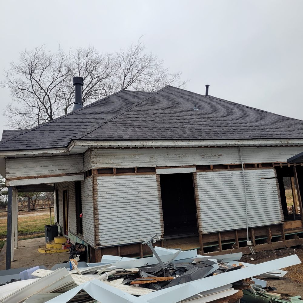 Slide of Luna's Roofing