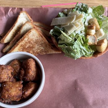 Lil' Barbecue - Tater tots, "Texas toast", lil Caesar - Barbeque Near Me - Portland, Oregon Lil' Barbecue - Tater tots, "Texas toast", lil Caesar - Barbeque Near Me - Portland, Oregon