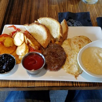 Breakneck Tavern - The classic breakfast,  even though it was over easy instead of over medium it was still really good - Bars Near Me - Mars, Pennsylvania