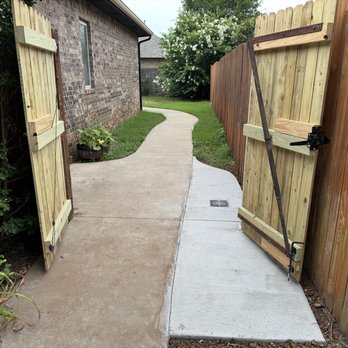 Twin Pro Services - Front-to-Backyard Entry (Opened Gate) - Handyman Near Me - Edmond, Oklahoma Twin Pro Services - Front-to-Backyard Entry (Opened Gate) - Handyman Near Me - Edmond, Oklahoma