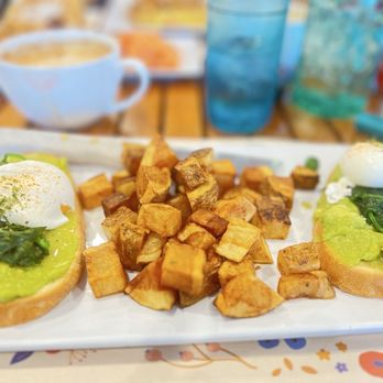 Chloez Cafe - Breakfast & Brunch Near Me - Fairfax Station, Virginia