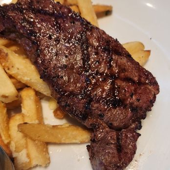 Harpers Landing - Bars Near Me - Oakville, Ontario