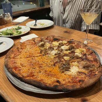 Flatbread Company - kalua pork pie - Pizza Near Me - Paia, Hawaii