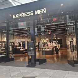 Poor customer service. No wonder no one's inside