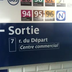 Piscine Armand Massard - Metro-exit 7 will lead you directly to Piscine Armand Massard.