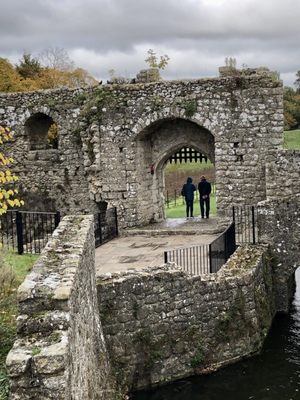 Leeds Castle by null