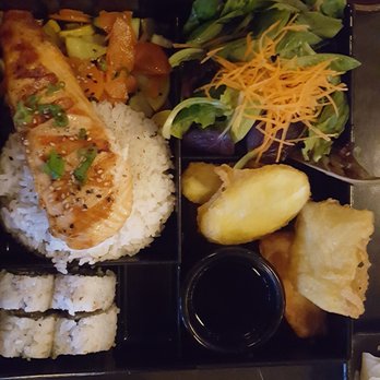 Sushi Lounge Encinitas - Salmon bento box - Sushi Bars Near Me - Encinitas, California Sushi Lounge Encinitas - Salmon bento box - Sushi Bars Near Me - Encinitas, California