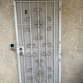 All Frank Handyman Services - Outside screen before - Handyman Near Me All Frank Handyman Services - Outside screen before - Handyman Near Me