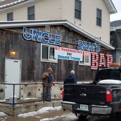 Uncle Sam's Bar - Outside