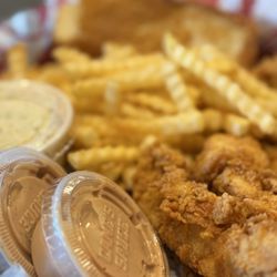 Raising Cane's Chicken Fingers - The Caniac Combo