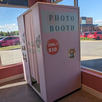 Claw & Kitty - Photo booth - Arcades Near Me - Markham, Ontario