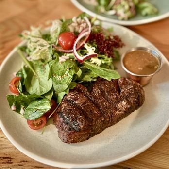 The Copper Dog - Filet and salad - Scottish Near Me - Craigellachie, MRY The Copper Dog - Filet and salad - Scottish Near Me - Craigellachie, MRY