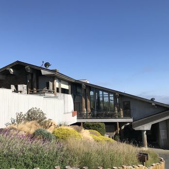 Bluewater Lounge - New American Near Me - Bodega Bay, California