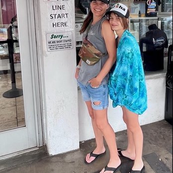 Leonard's Bakery - Always expect a line but it is worth waiting. - Bakeries Near Me - Honolulu, Hawaii