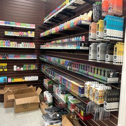 Royal Vape and Smoke