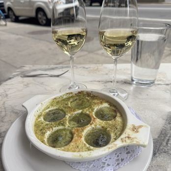 L’Express - Escargots - French Near Me - New York, New York L’Express - Escargots - French Near Me - New York, New York