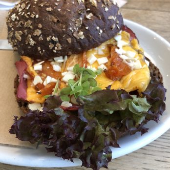 Stads-Koffyhuis - Broodje Flipse - 2017 sandwich is the year! - Sandwiches Near Me - Delft, ZH Stads-Koffyhuis - Broodje Flipse - 2017 sandwich is the year! - Sandwiches Near Me - Delft, ZH