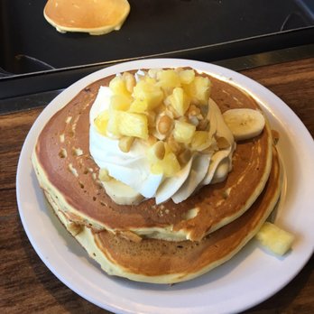 Slappy Cakes - Banana pineapple macadamia nut pancakes - Breakfast & Brunch Near Me - Lahaina, Hawaii Slappy Cakes - Banana pineapple macadamia nut pancakes - Breakfast & Brunch Near Me - Lahaina, Hawaii