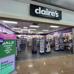 Claires - Walmart Westworth - Storefront