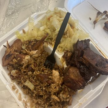 Island Flavor cafe - Brown stew chicken, rice and peas, with veggie and plantain - Caribbean Near Me - Lauderdale, Florida Island Flavor cafe - Brown stew chicken, rice and peas, with veggie and plantain - Caribbean Near Me - Lauderdale, Florida