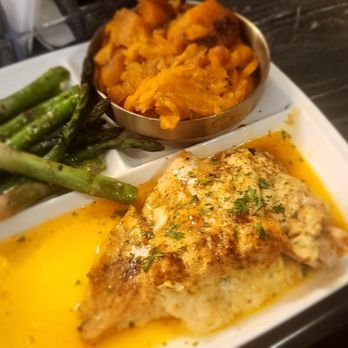 Soul Vibez - Chicago - Stuffed Salmon Asparagus and sweet potato - Desserts Near Me - Chicago, Illinois