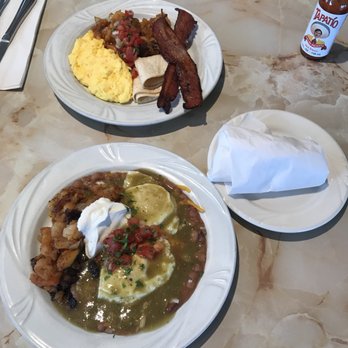 Nopalitos - Smoked bacon scrambled egg plate and huevos rancheros with green sauce - Mexican Near Me - Sacramento, California