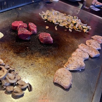 Benihana - Downey - Filet mignon and chicken breast, zucchini with onion, and mushrooms - Sushi Bars Near Me - Downey, California