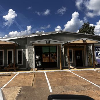 Cattleman's Kitchen - Front door from parkinglot - Breakfast & Brunch Near Me - Winnie, Texas